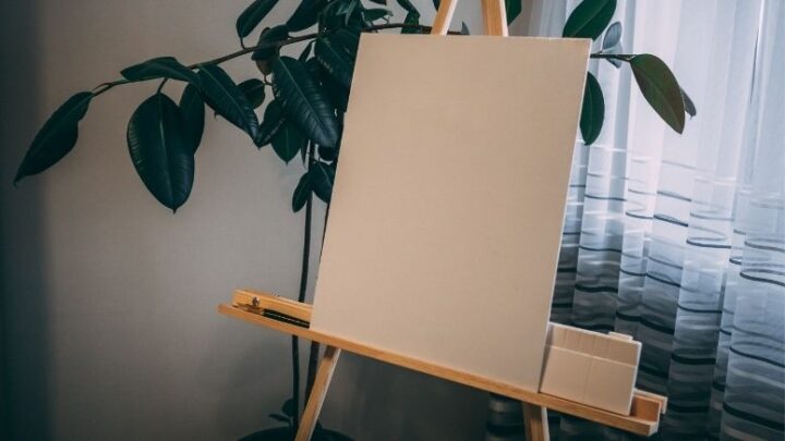 How Pro Artists Choose the Best Canvas for Acrylic Painting